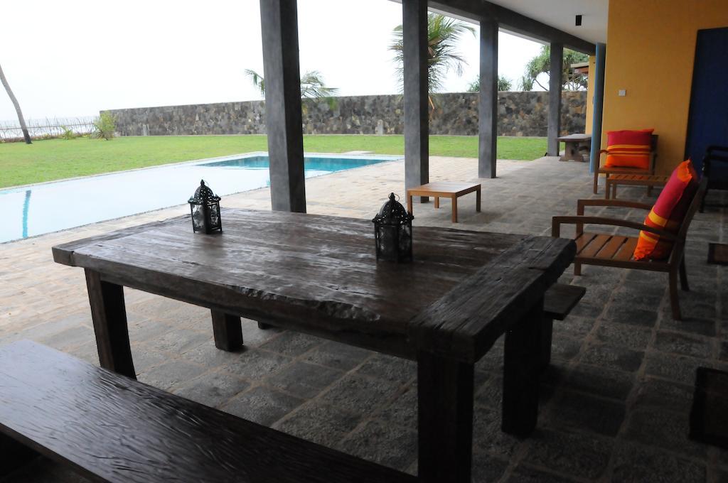 Villa Atulya At Ocean'S Edge Mirissa Esterno foto