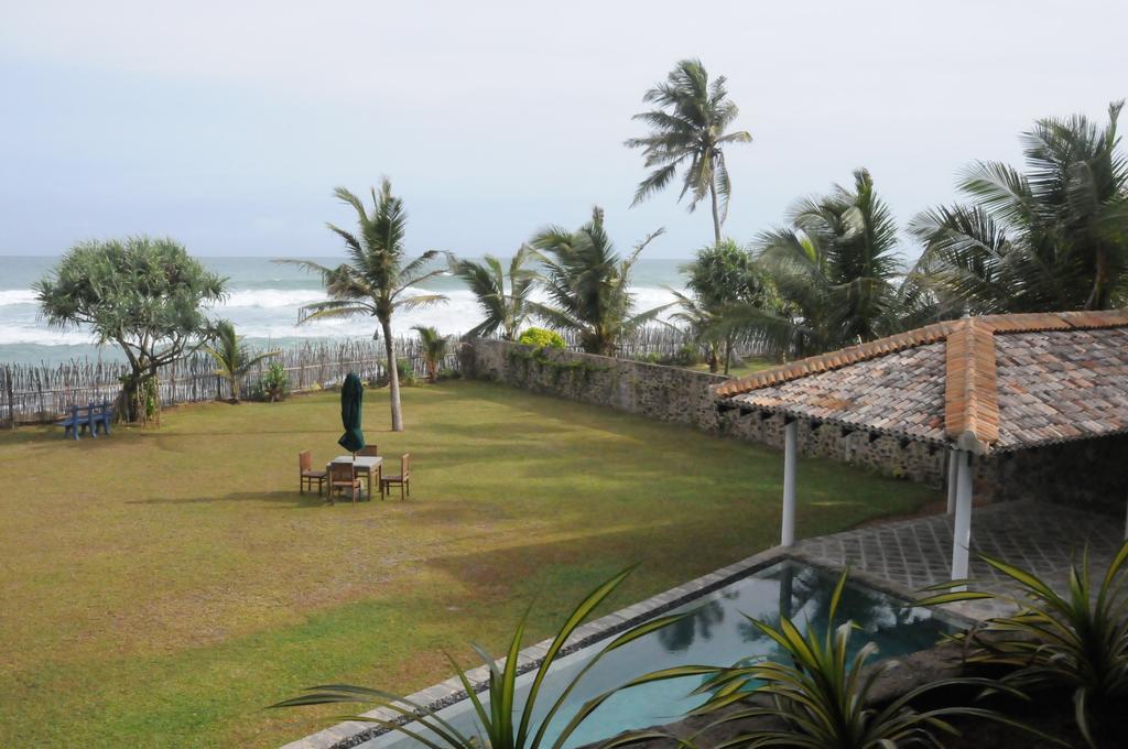Villa Atulya At Ocean'S Edge Mirissa Esterno foto